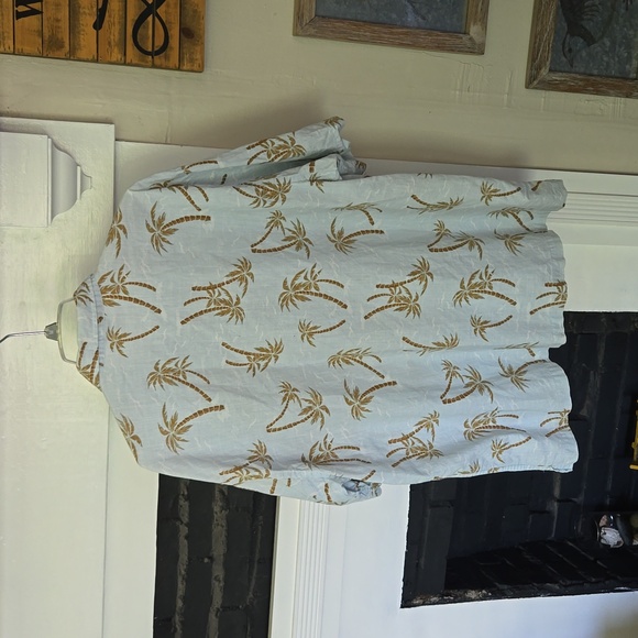 Old Navy tropical short sleeve shirt - Picture 9 of 9
